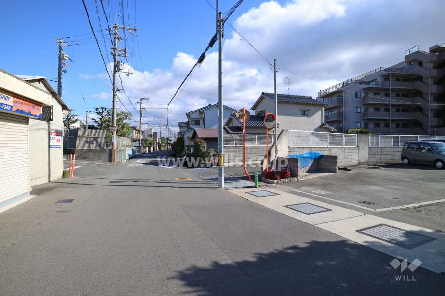 敷地北側の前面道路