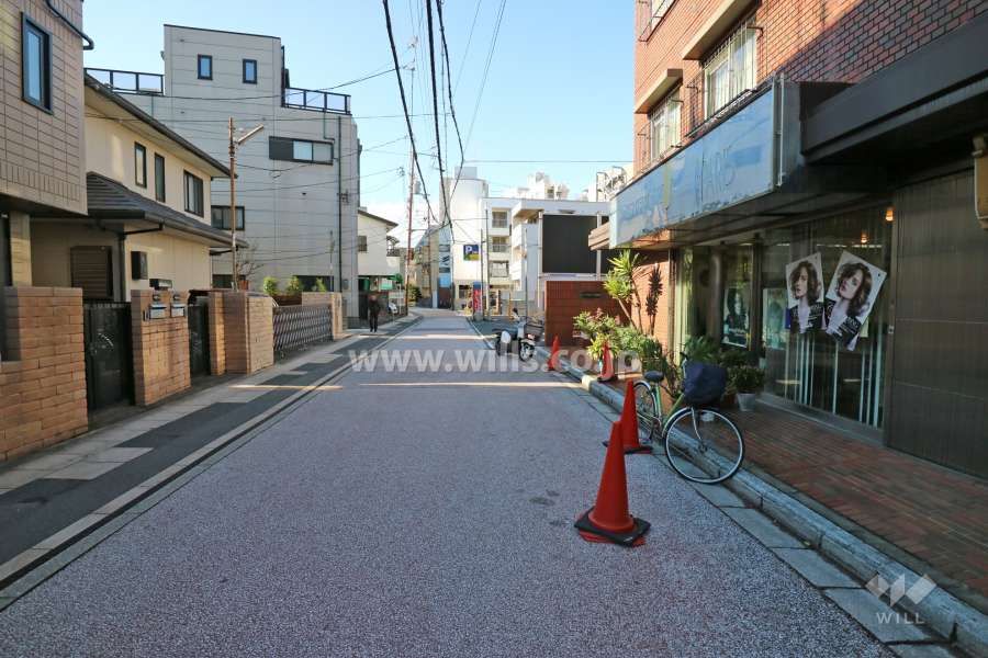 敷地南側の前面道路