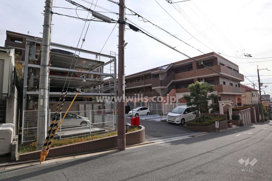 ダイアパレス高槻緑が丘の外観（西側から）