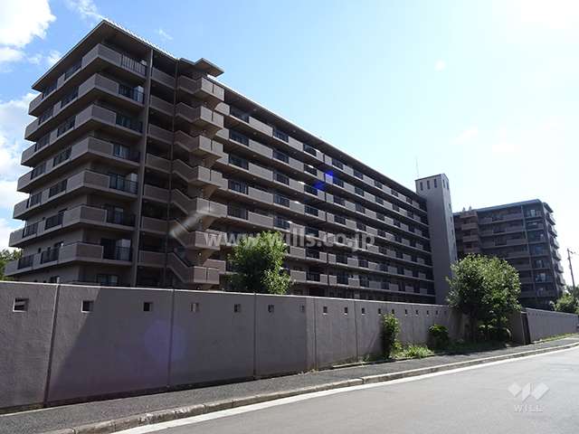 ツインコート高槻の外観（北西側から）