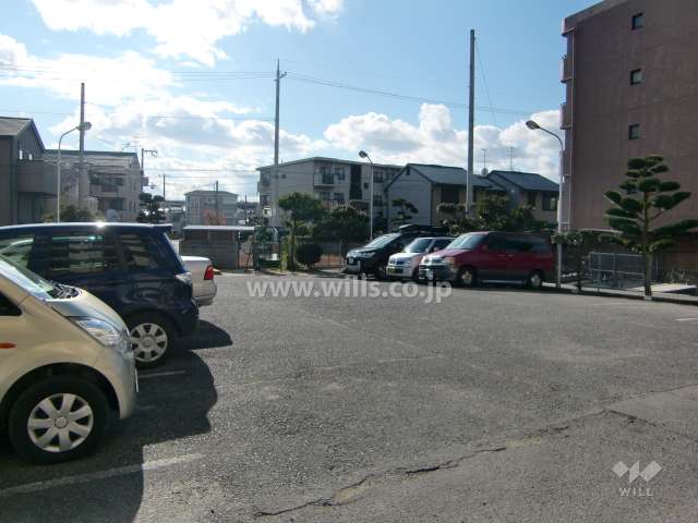 敷地内平面駐車場