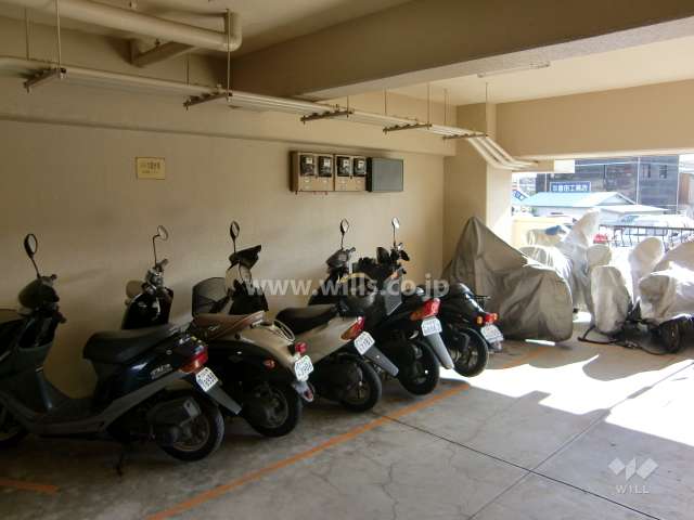 屋内バイク置場