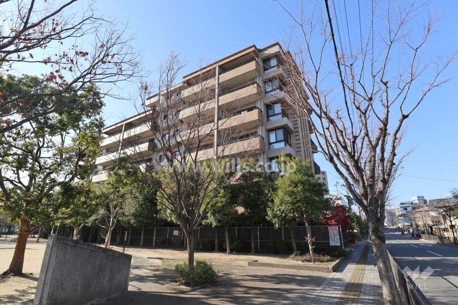 パークコート高槻の外観(東側から)