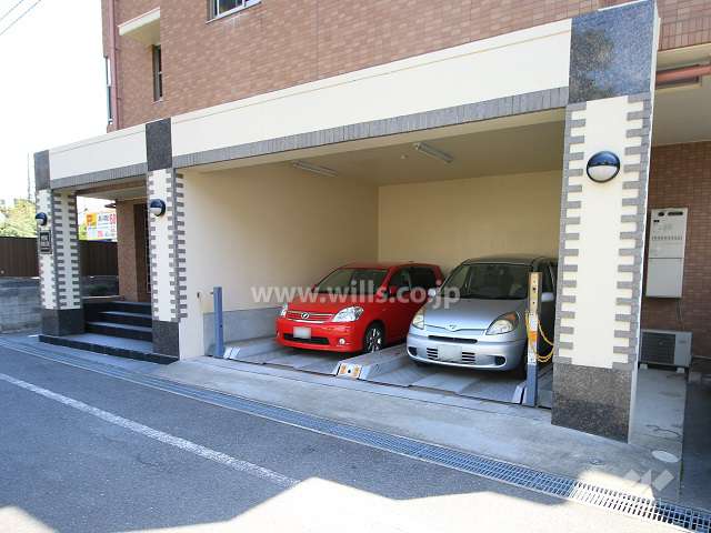 敷地内駐車場（屋内機械式）