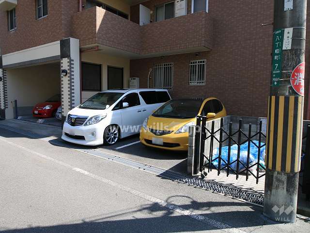 敷地内駐車場（屋外平面式）