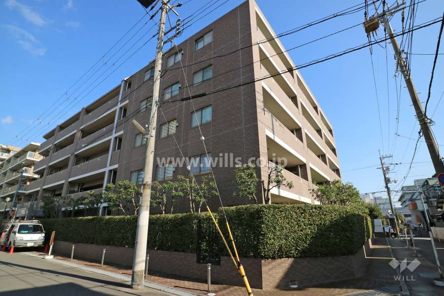 ファミール高槻北園町の外観（南西側から）