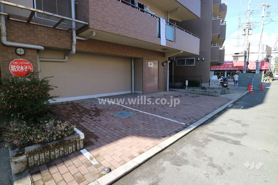 敷地内駐車場（屋外平面式と屋外機械式）