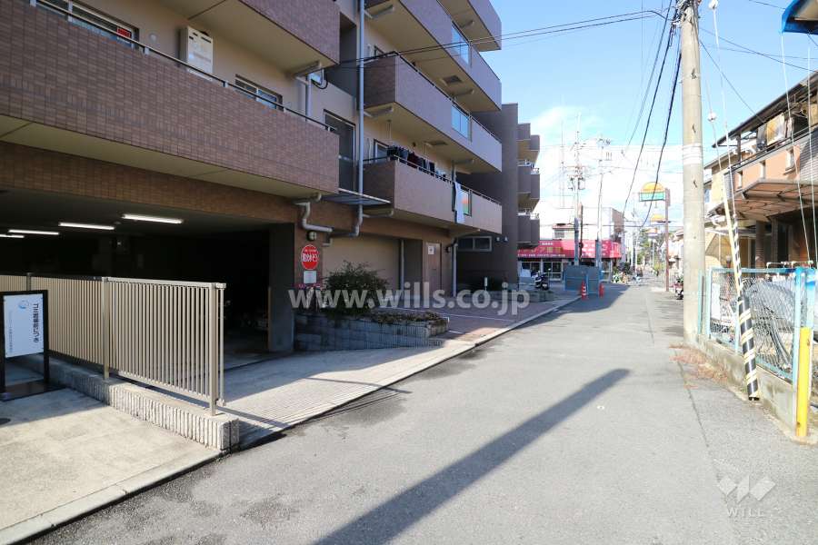 敷地内駐車場（屋外平面式と屋外機械式）