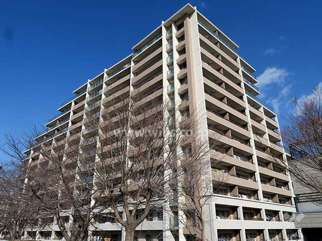 プラウドシティ高槻ステージアの外観（南西側から）