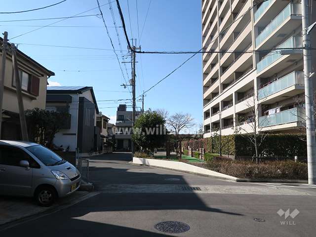 敷地南側の前面道路