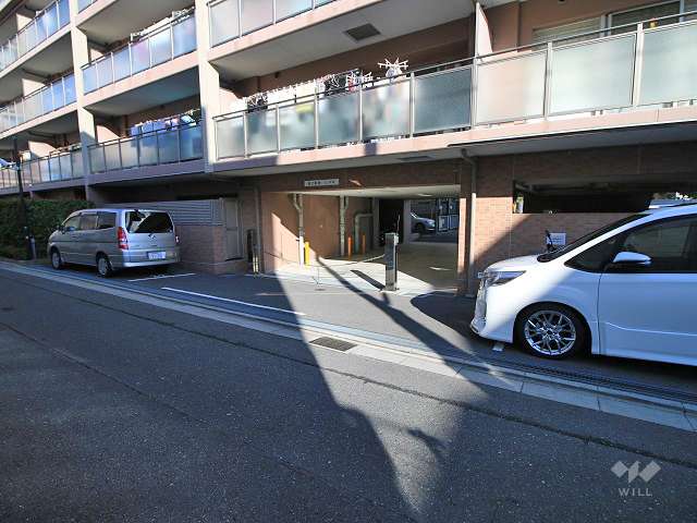 駐車場出入り口