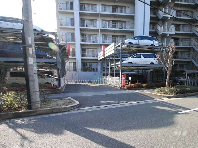 駐車場出入り口