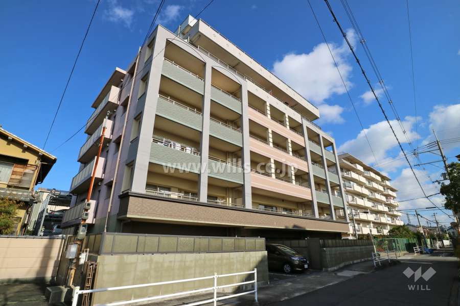 プロパレス高槻ヴァンコートの外観(南西側から)