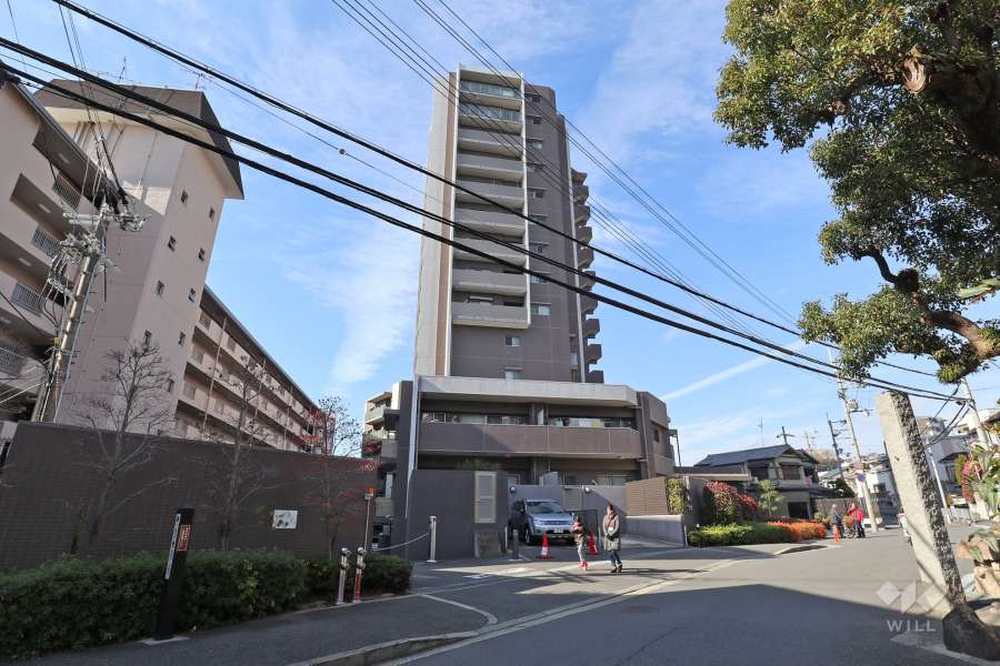 ベリスタ高槻真上町の外観（東側から）
