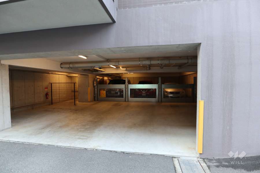 敷地内駐車場（屋内機械式）　