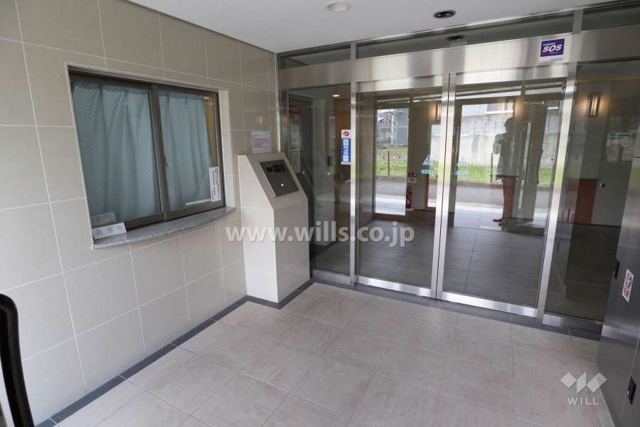 エントランスはオートロック付きです