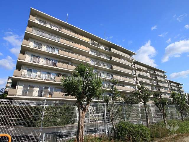 マイシティ高槻の外観（南西側から）