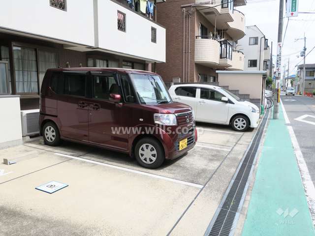 敷地内駐車場（屋外平面式）