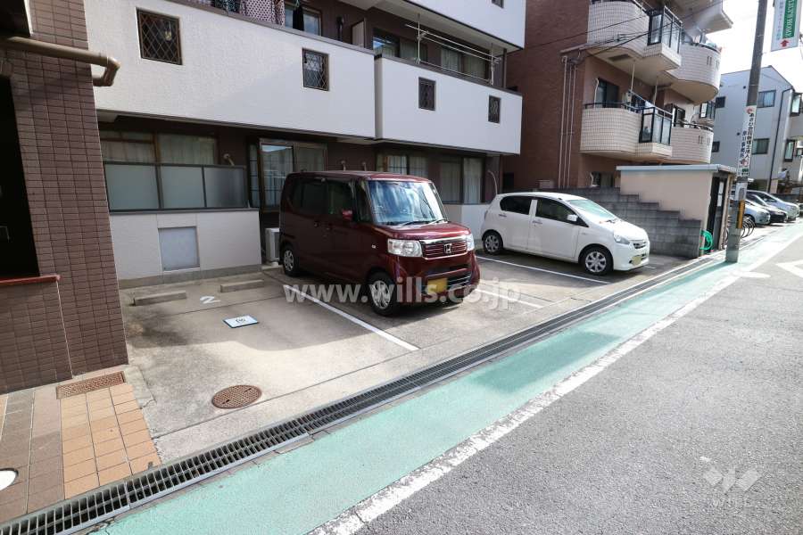 敷地内駐車場(屋外平面式)