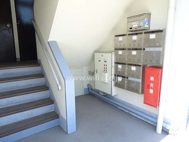 住戸入り口（共用ポスト）