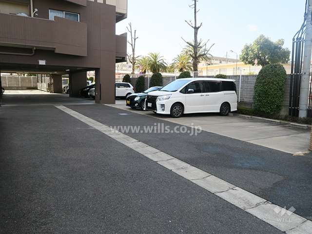 敷地内駐車場（屋外平面式）