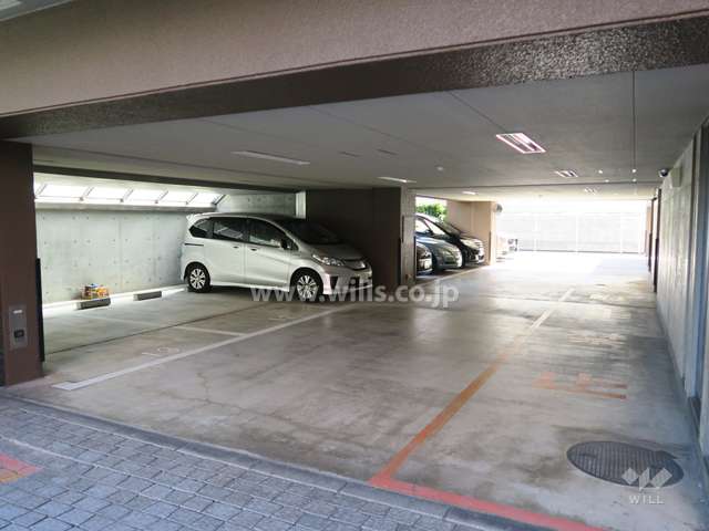 敷地内駐車場（屋内平面式と屋内機械式）