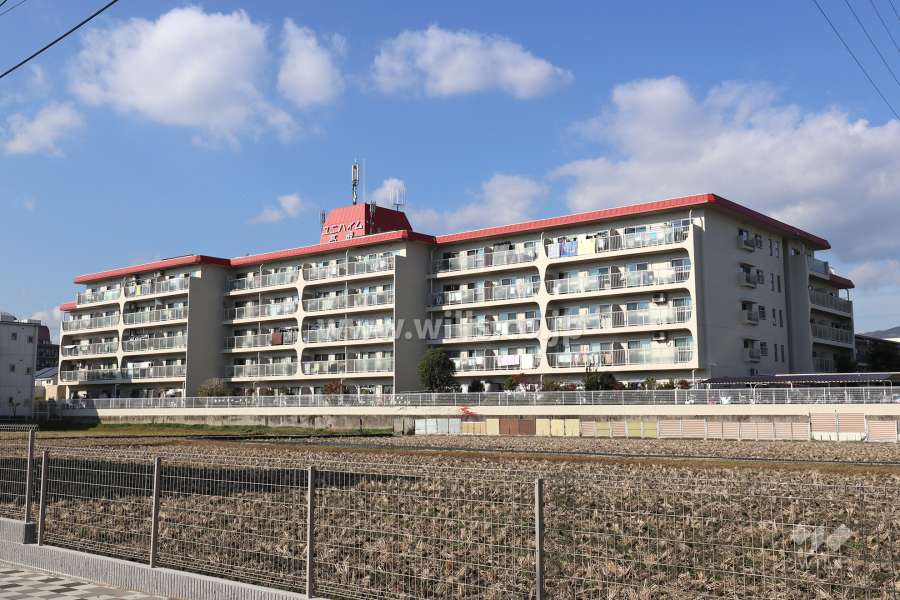 ユニハイム高槻の外観(南東側から)