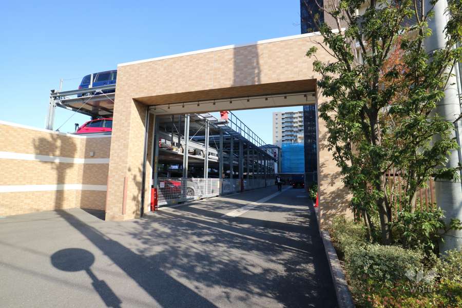 駐車場出入り口