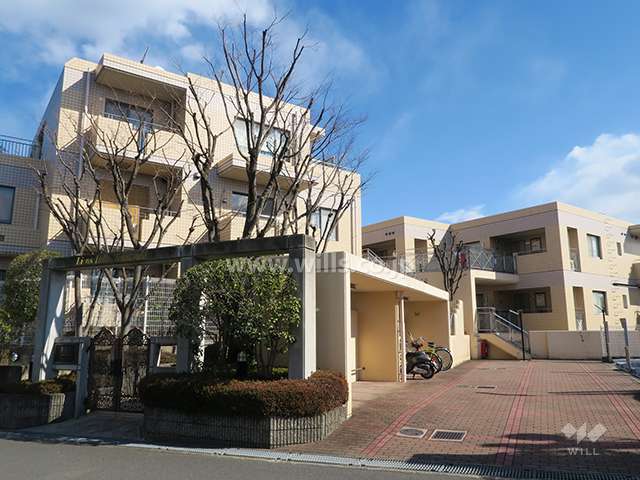 ライオンズヒルズ高槻の外観（北西側から）