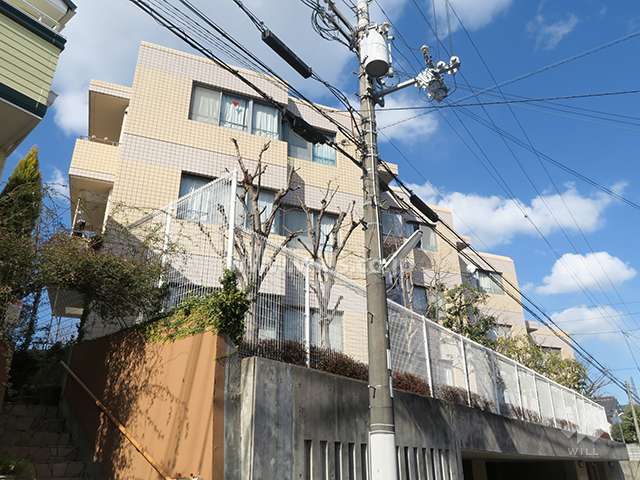 ライオンズヒルズ高槻の外観（南側から）