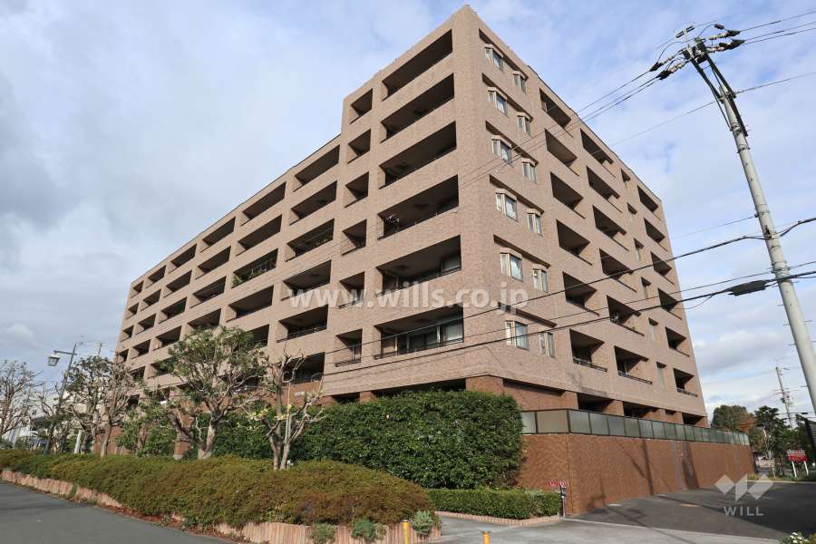 ライオンズマンション高槻リバーサイドの外観（南西側から）