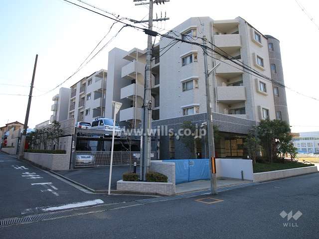 ライオンズマンション高槻別所の外観（北西側から）