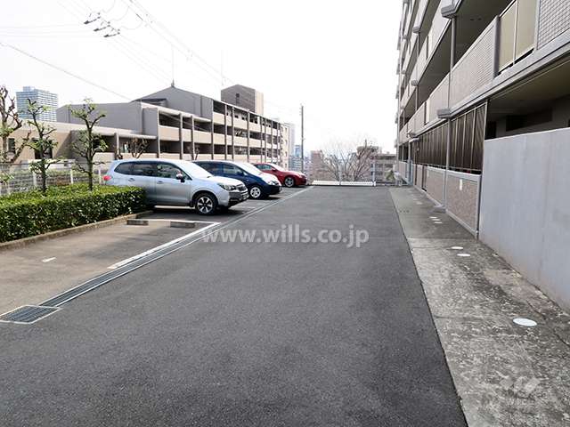 敷地内駐車場（屋外平面式）