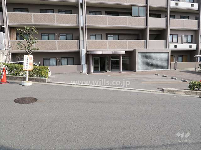 駐車場出入り口