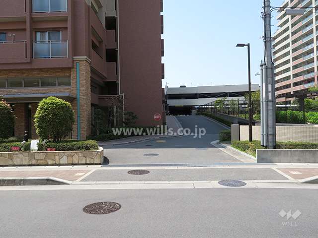 駐車場出入り口