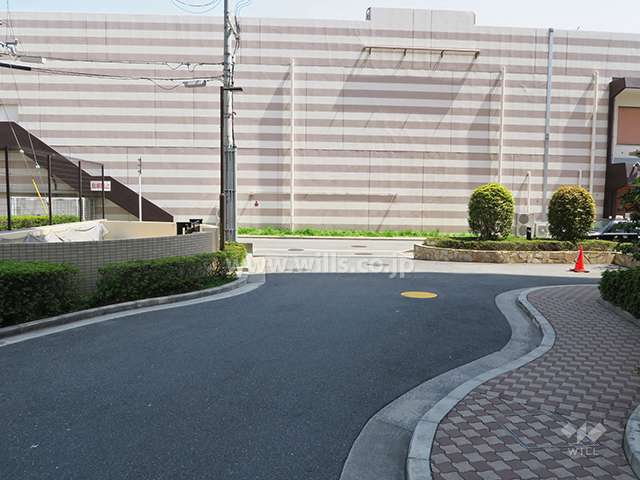 駐車場出入り口