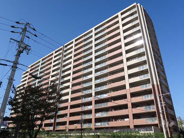 ラセラ高槻ノースコートの外観（南東側から）