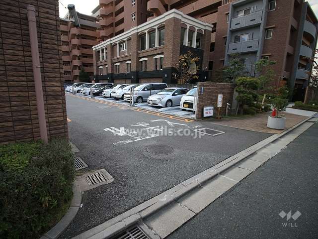 駐車場出入り口