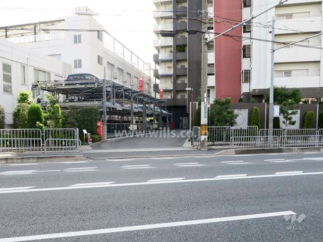 駐車場出入り口