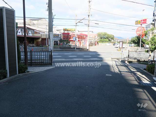 駐車場出入り口
