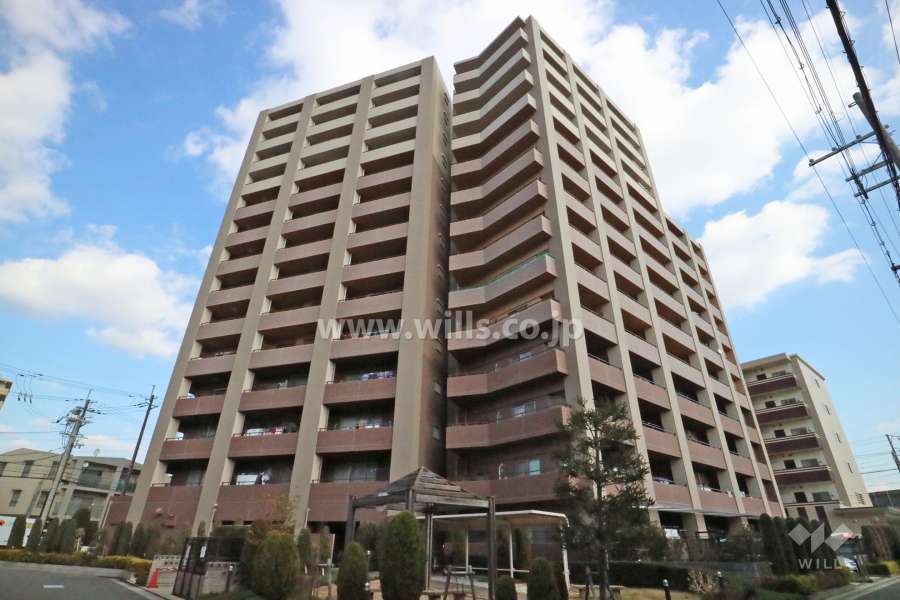 ルイシャトレ高槻上牧の外観（南東側から）