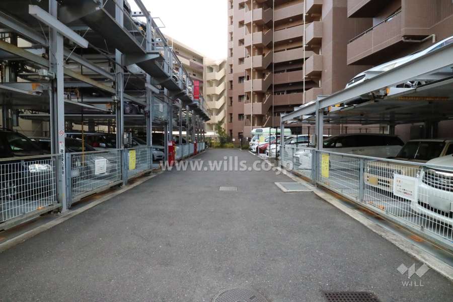 敷地内駐車場（屋外機械式と屋外平面式）