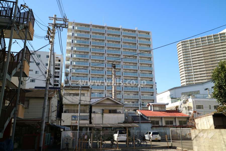 ローレルアイ高槻の外観（南東側から）