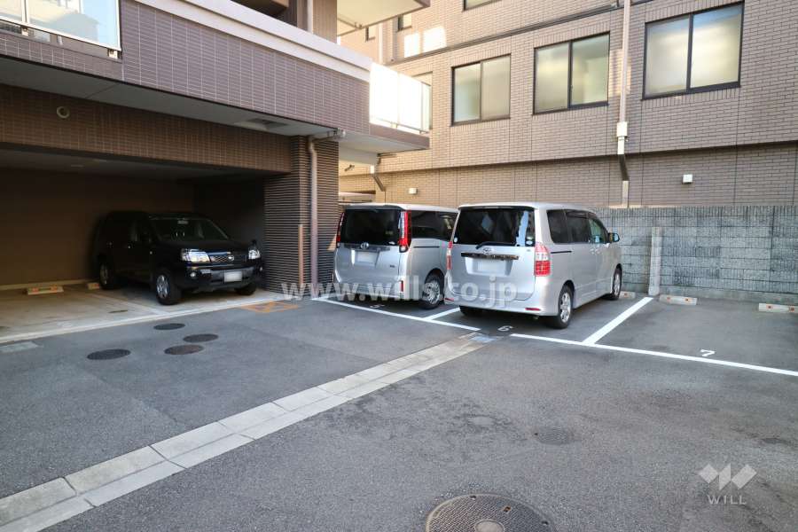 敷地内駐車場（屋外平面式）
