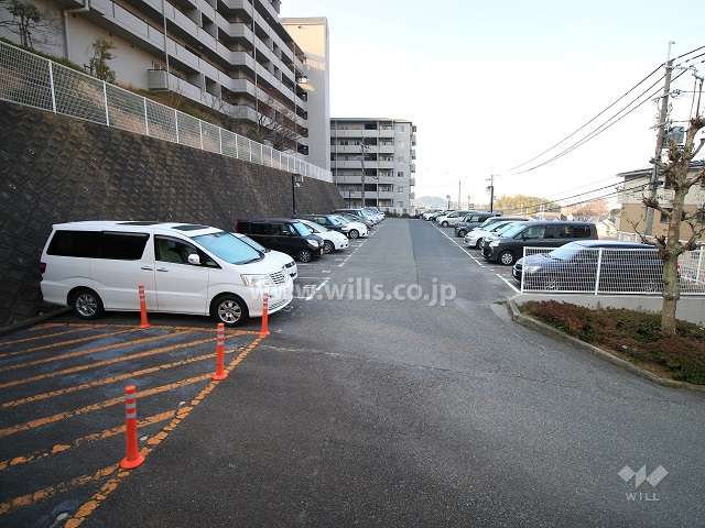 敷地内駐車場（屋外平面式）