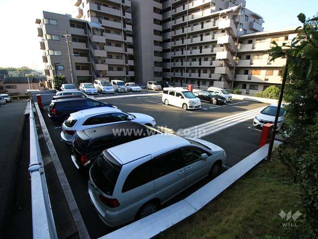 敷地内駐車場（屋外平面式）