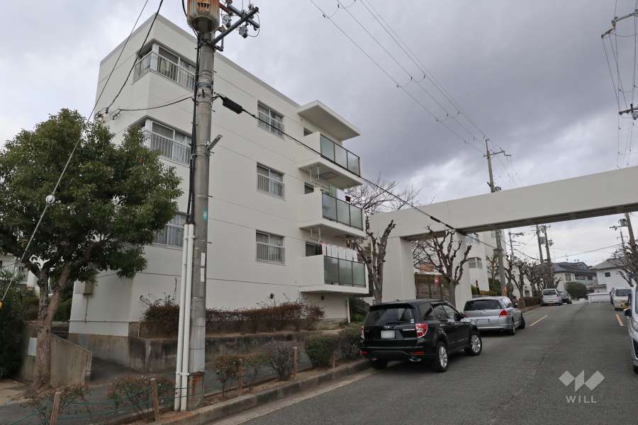 高槻グリーンハイツA棟の外観（南西側から）