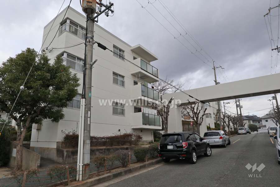 高槻グリーンハイツA棟の外観（南西側から）