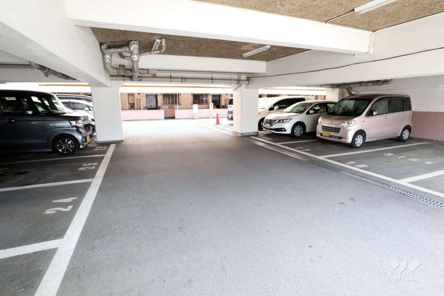 敷地内駐車場（屋内平面式）