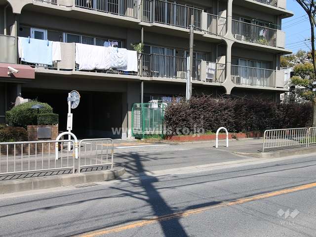 駐車場出入り口